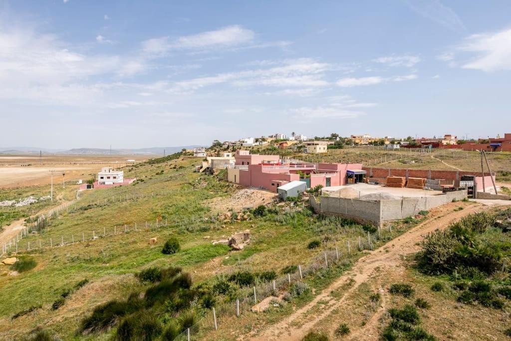 Avec Vue Sur *